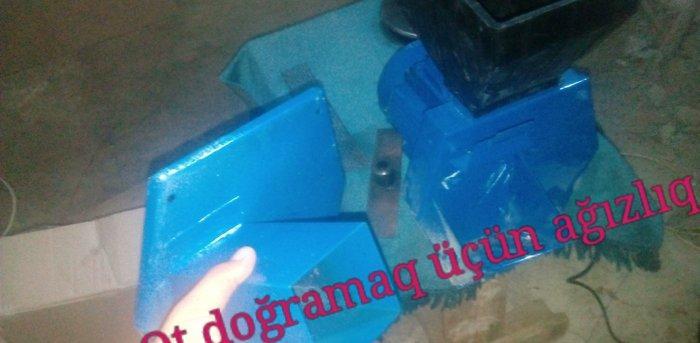 Yem üyüdən

ukrayna istehsalı
saatda 450 kq yem üyüdür
+ ot çekir
+ me
